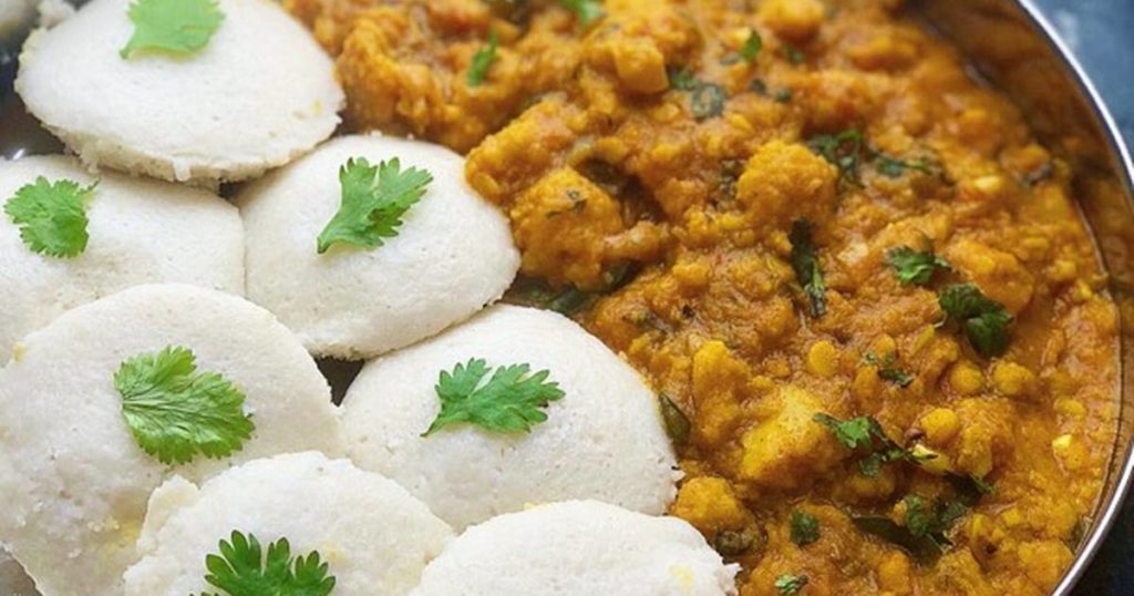 Vada Curry with Idli