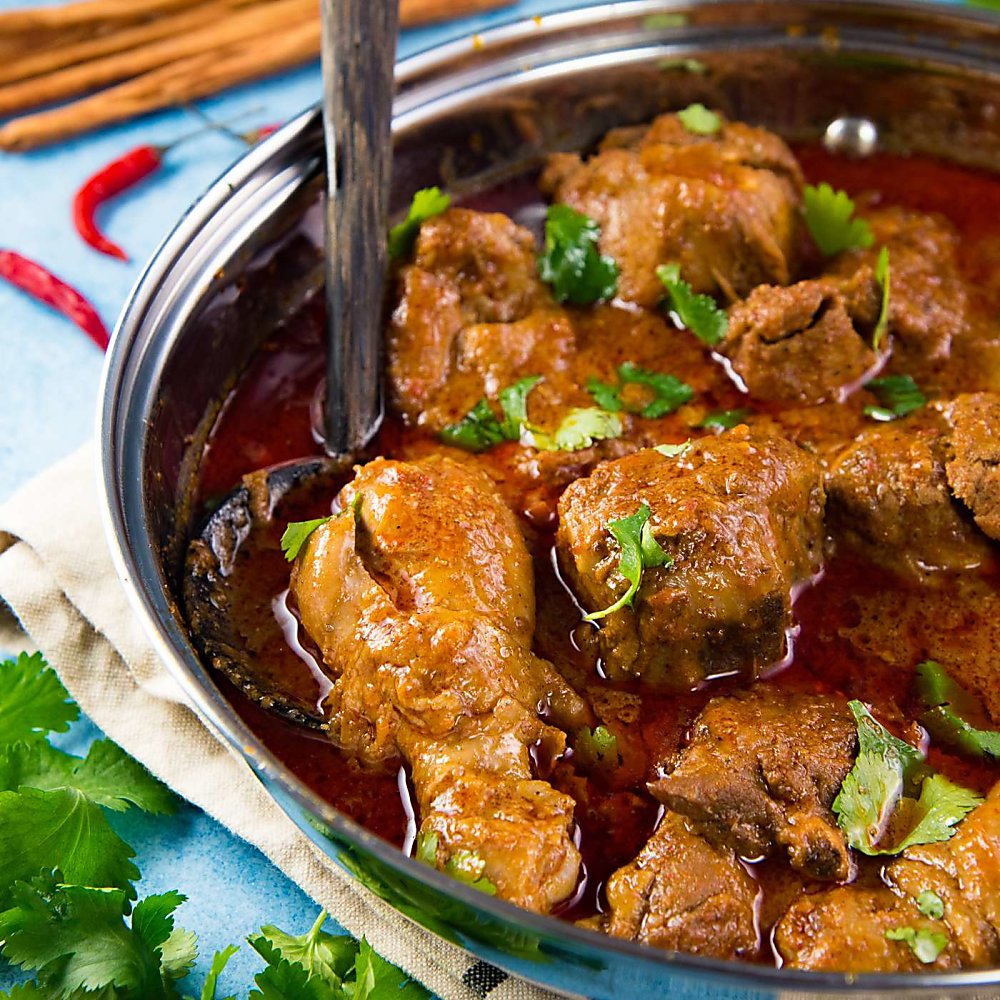 easy-maharashtrian-chicken-curry-recipe-foodiewish