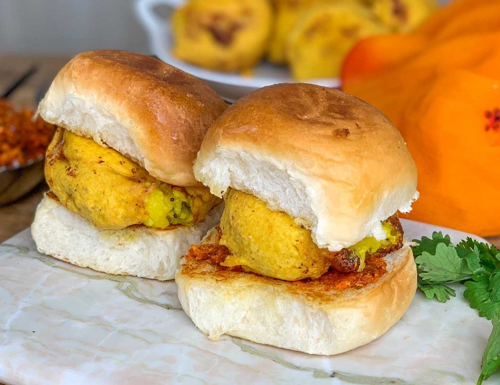 Top 7 Traditional Indian Food - Vada Pav