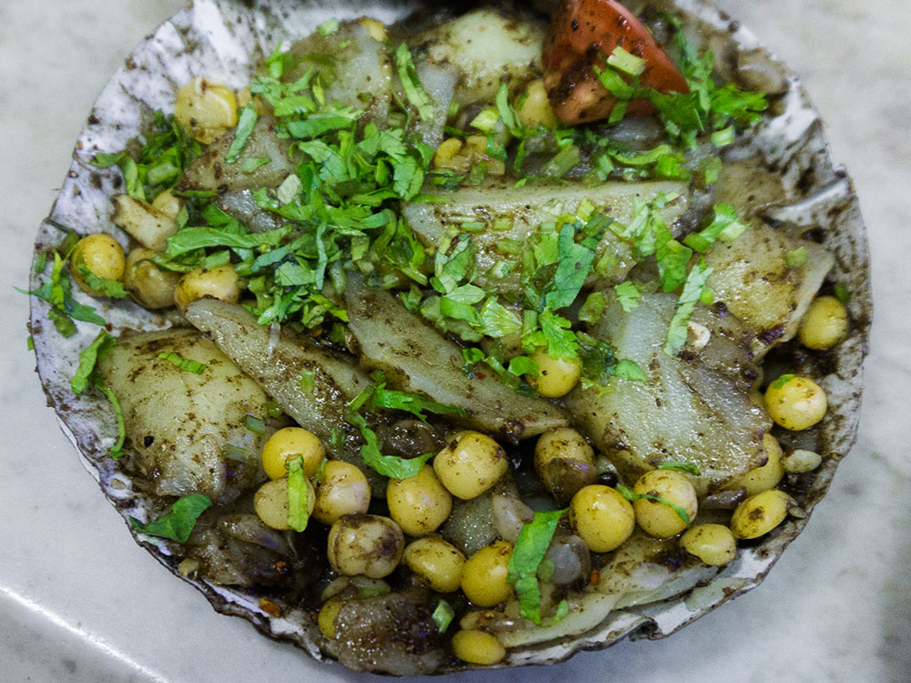 Best Street Food in Kolkata - Alu Kabli