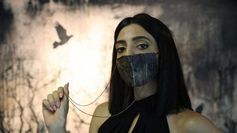 Making Sustainable Masks by Eggplant Skin