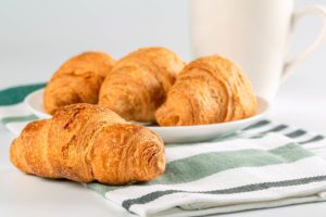 "croissant nutrition facts"